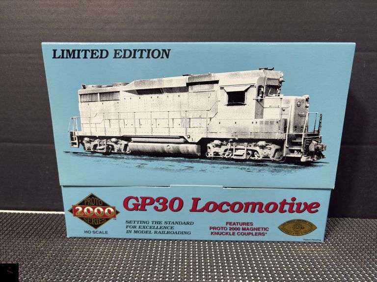 Proto 2000 Series GP30 Locomotive L&N 1036 - HO Scale