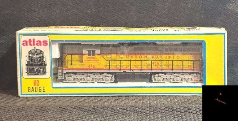 Atlas HO Gauge SD24 No. 7002 Diesel Locomotive Union Pacific #416 in Box