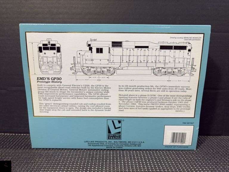Proto 2000 Series GP30 Locomotive AT&SF 3223 HO Scale