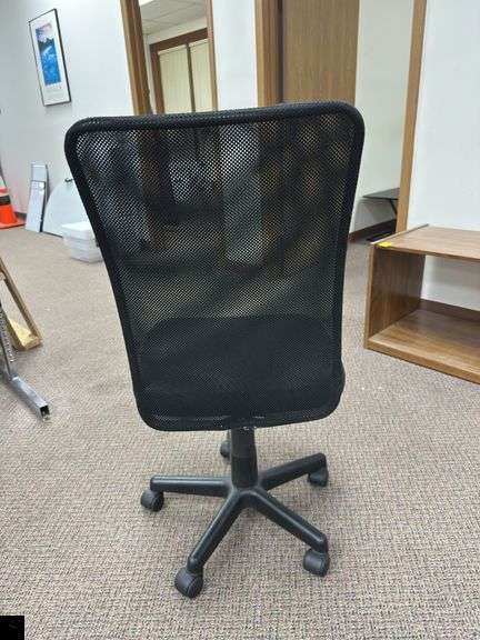 Rolling office chair