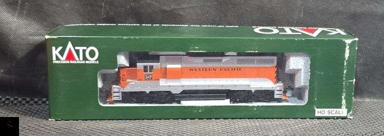 Kato HO Scale EMD GP35 Locomotive Western Pacific 3009 in Box