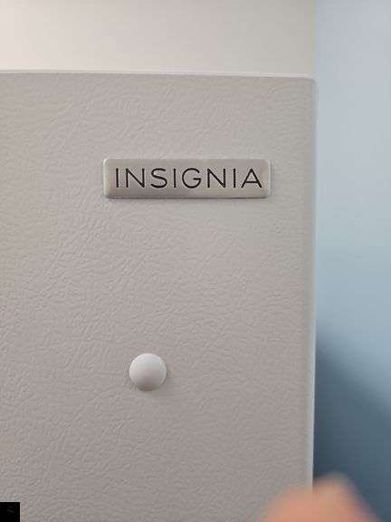 Insignia refrigerator