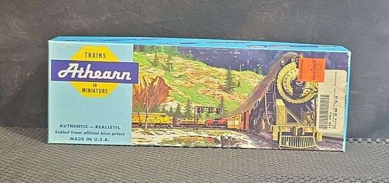 Athearn HO Scale Burlington Northern U28B DMY Engine #5452