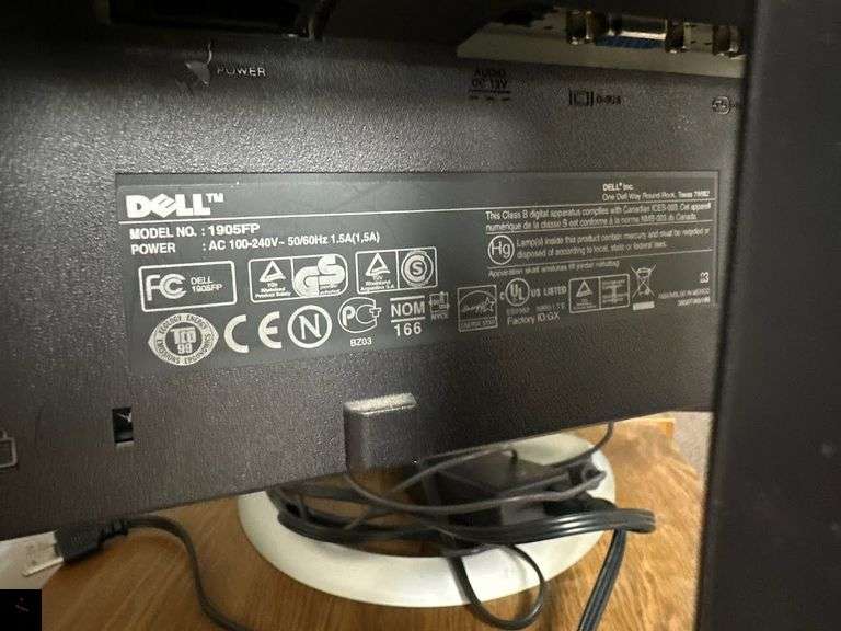 Dell Model No 1905FP  19' Monitor