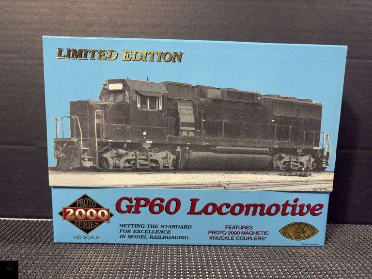 Proto 2000 Series GP60 Locomotive AT&SF 4023 HO Scale