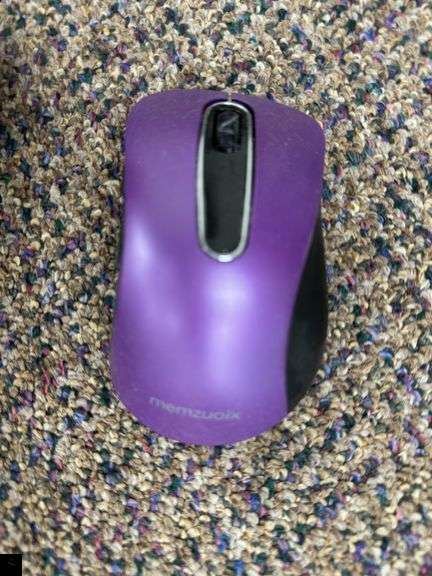 Three wired keyboards, two wireless keyboards, a wired mouse and a wireless mouse