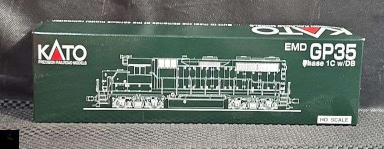 Kato EMD GP35 Locomotive Union Pacific #794