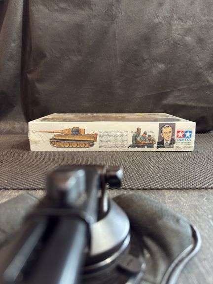 Tamiya Tiger I German Tank 1/35 Scale Model Kit