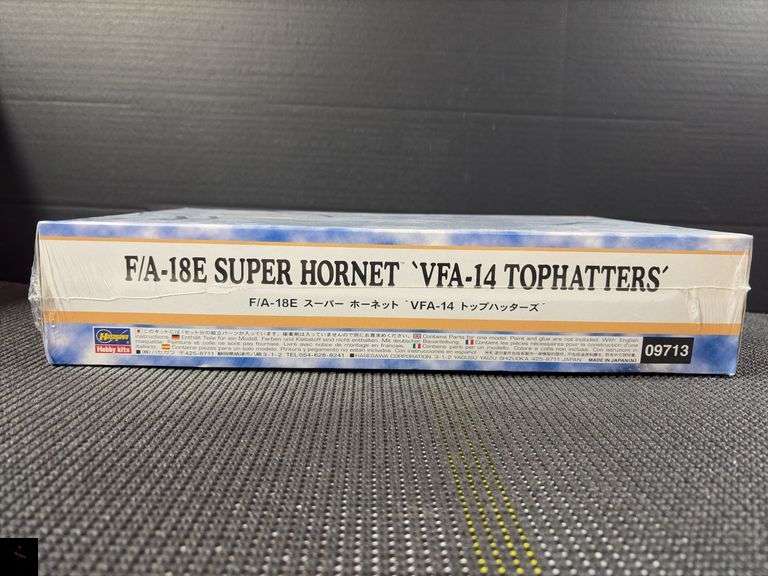 Hasegawa 1/48 F/A-18E Super Hornet VFA-14 Tophatters Model Kit #09713 - Factory Sealed