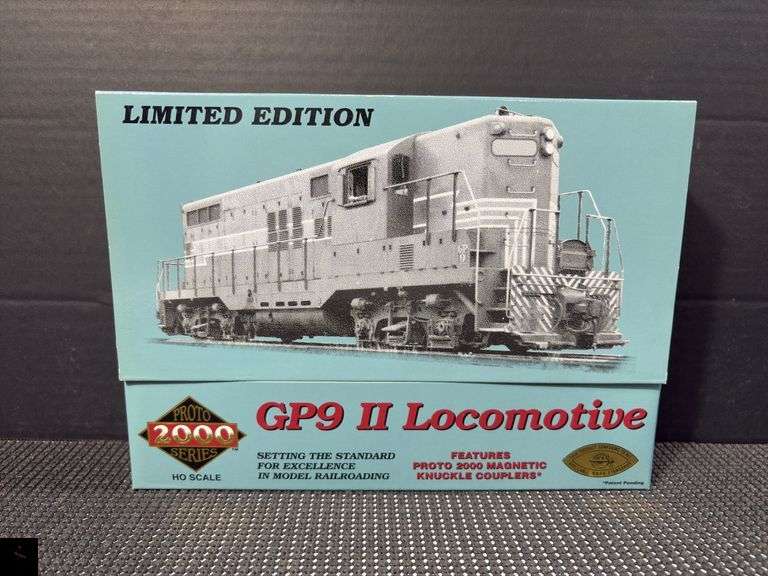 Proto 2000 Series GP9 II Locomotive, SP 5603, HO Scale