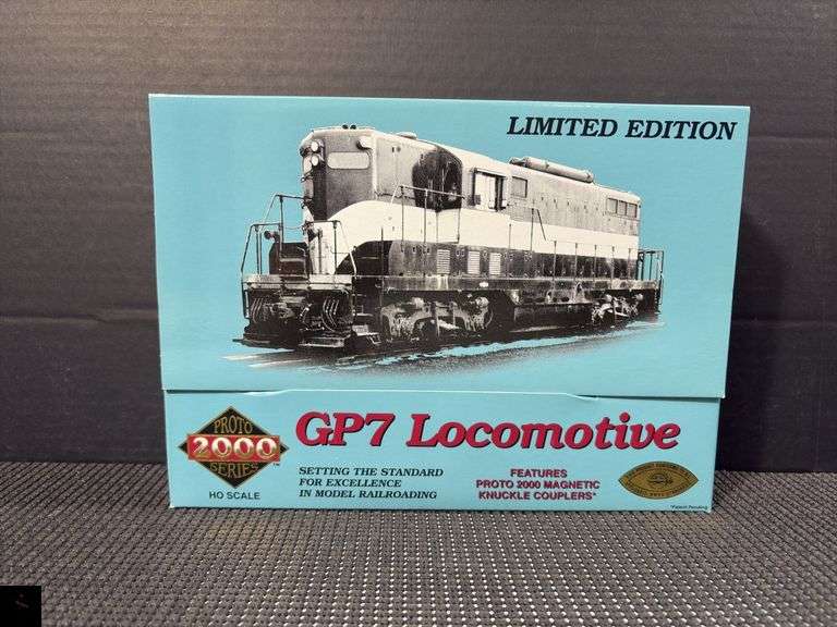 Proto 2000 Series GP7 Locomotive HO Scale
