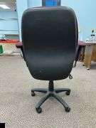 Rolling desk chair with arm rests
