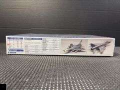 Monogram F-100 Super Sabre 1:48 Scale Model Kit #85-5496 Sealed