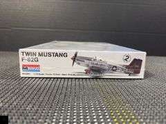 Monogram Twin Mustang F-82G 1:72 Scale Model Kit #85-5257