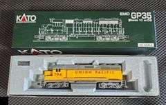 Kato EMD GP35 Locomotive Union Pacific #794