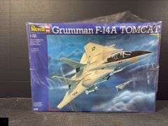Revell Grumman F-14A Tomcat 1:32 Model Kit #4770 Factory Sealed