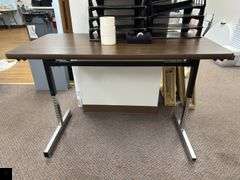 Adjustable height table (table only; contents listed separately)￼