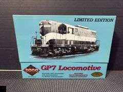 Proto 2000 Series GP7 Locomotive - NYC 5804 w/ Steam Generator