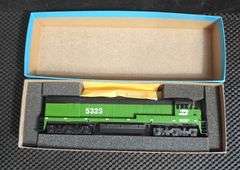 Athearn HO Scale Burlington Northern U30C Dummy Locomotive in Original Box