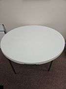 Lifetime round folding table, 48 in diameter