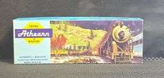Athearn HO Scale SD40-2 FRISCO #954 Power Locomotive in Box