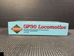 Proto 2000 Series GP30 Locomotive AT&SF 3233