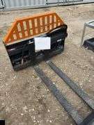 2025 Wolverine Skid Steer Hydraulic Adjustable Pallet Fork