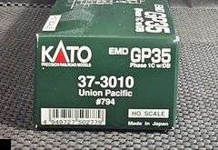 Kato EMD GP35 Locomotive Union Pacific #794