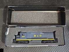 Bachmann Spectrum HO EMD GP30 Diesel B&O #6954 Locomotive