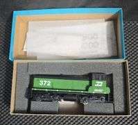 Athearn HO Scale Burlington Northern SW1000 Powered Locomotive #3931