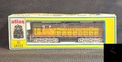Atlas HO Gauge SD24 No. 7002 Diesel Locomotive Union Pacific #416 in Box