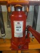 30 Ton Hydraulic press.