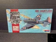Monogram SBD Dauntless Model Kit #5212 1:48 Scale Sealed