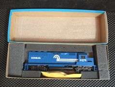 Athearn HO Scale Conrail GP38-2 Locomotive - Boxed