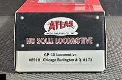 Atlas HO Scale Chicago Burlington & Q #173 GP-40 Locomotive, Item 8910