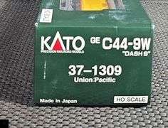 Kato HO Scale GE C44-9W "Dash 9" Union Pacific Locomotive