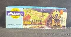 Athearn HO Scale Burlington Northern U30C Dummy Locomotive in Original Box