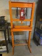 30 Ton Hydraulic press.