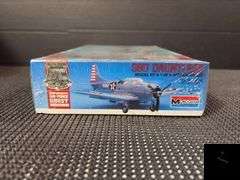 Monogram SBD Dauntless Model Kit #5212 1:48 Scale Sealed