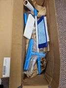 Quick change starter kit. Handle with attachments for mop, paint, window, etc