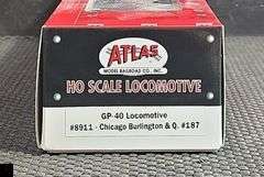 Atlas HO Scale GP-40 Locomotive - Chicago Burlington & Q #187 - Item 8911