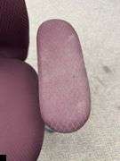 Rolling desk chair with arm rests