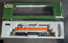 Kato HO Scale EMD GP35 Locomotive Western Pacific 3009 in Box