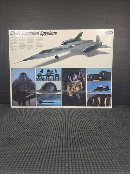 SR-71 Blackbird Spyplane 1/48 Scale Model Kit #584