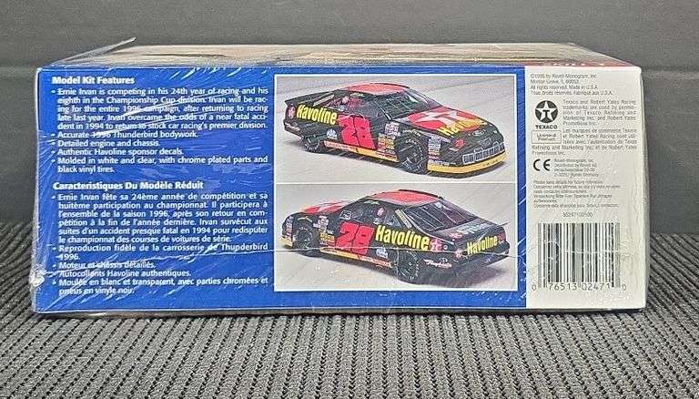 Monogram 28 Havoline Thunderbird 1:24 Scale Model Kit