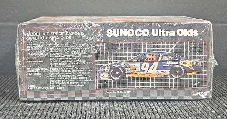 AMT/Ertl Sunoco Ultra Olds #94 Model Kit #6738 1/25 Scale