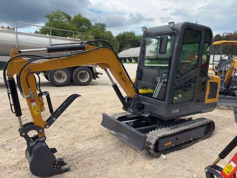 CFG MY50R Mini Excavator image