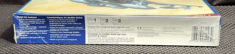 Monogram McDonnell Douglas AV-8B Harrier 1:48 Scale Model Kit