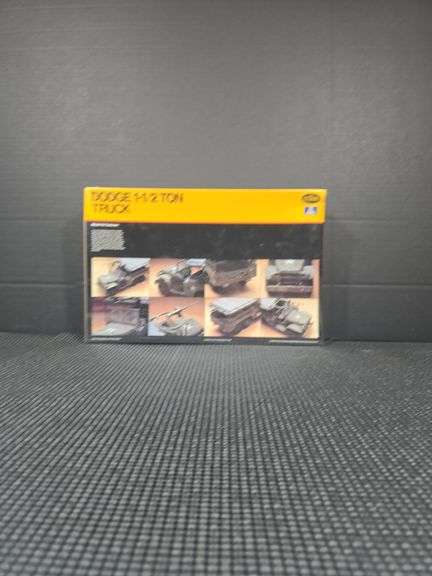 Italeri Testors 1/35 Scale Dodge 1-1/2 Ton Truck Model Kit #771