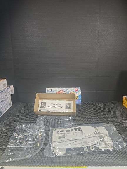 AMT 3-in-1 Customizing Boat Kit No. 8125